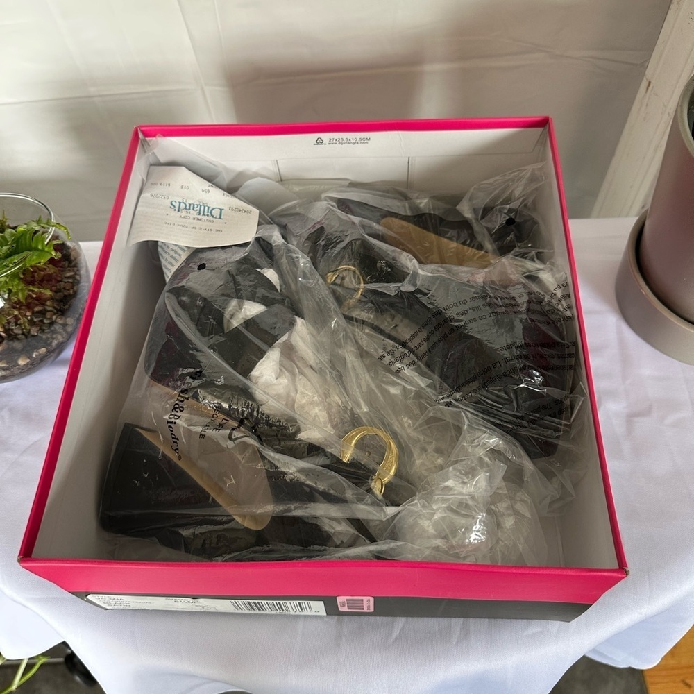 VINCE CAMUTO PLATAFORM  SATIN - Picture 11 of 16